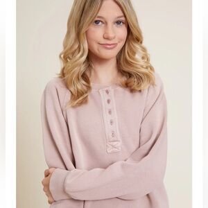 NWT Barefoot Dreams Malibu Collection Youth Henley, size 12-14 in pink clay